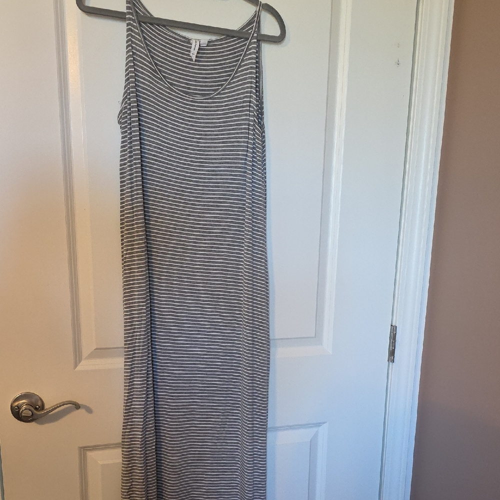 Cable & Gauge Gray and White Striped Sleeveless Maxi Dress